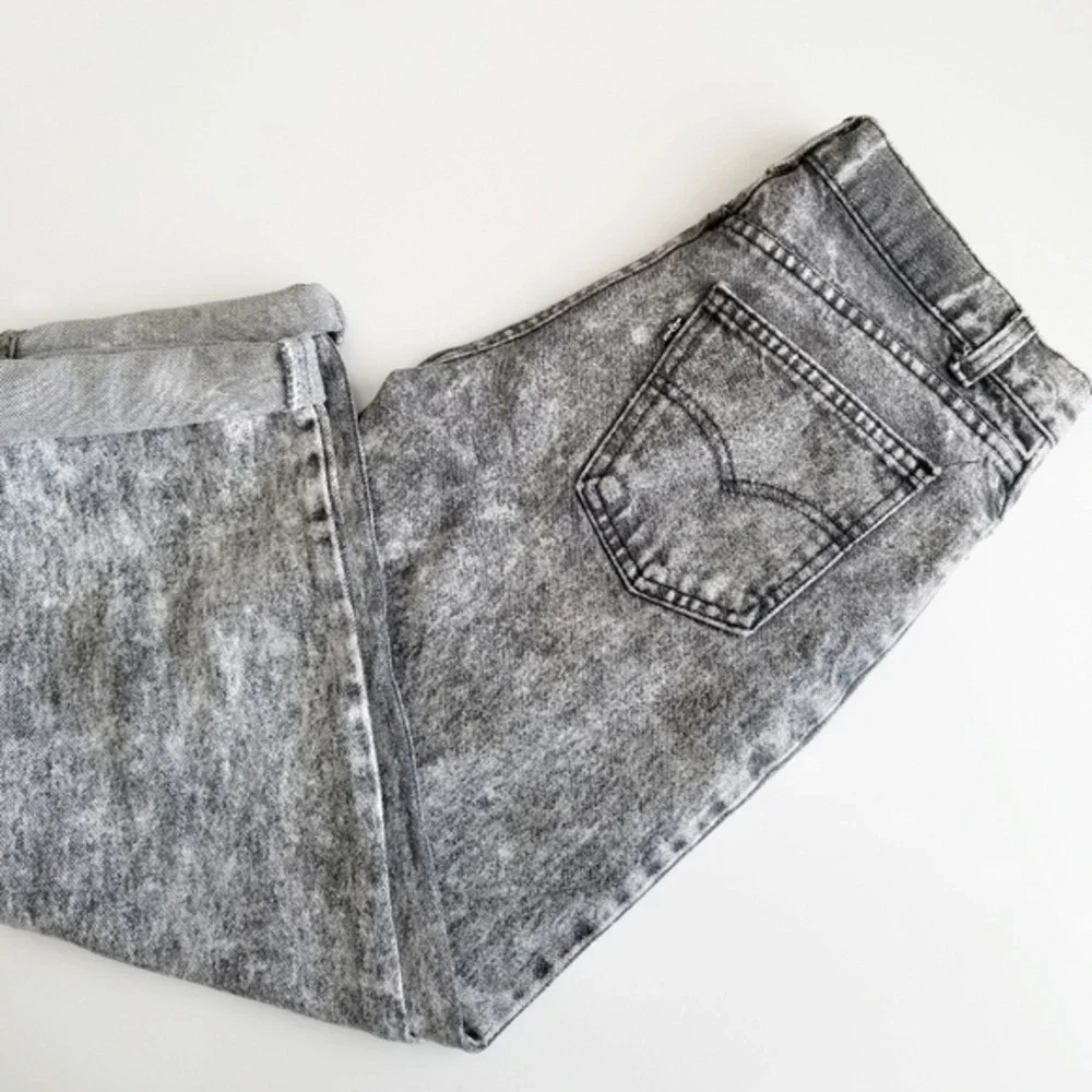 LEVI'S Acid Wash High Waist Mom Jeans W15"